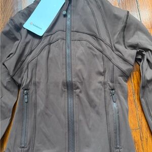 lululemon athletica Chocolate Utility Jacket

NO LONGER AVAILABLE